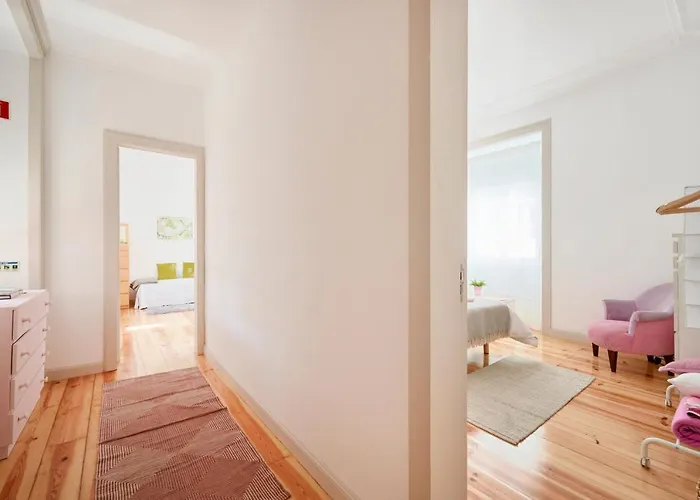 Apartment Sunny With Balcony! Lisbon