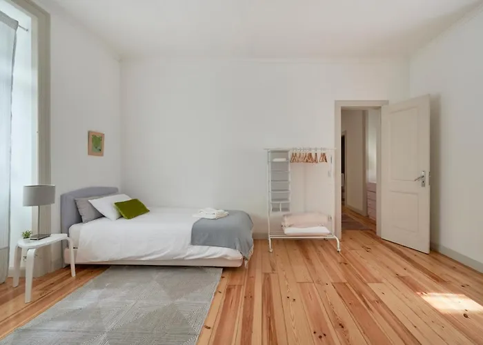 Sunny With Balcony! Lisbon