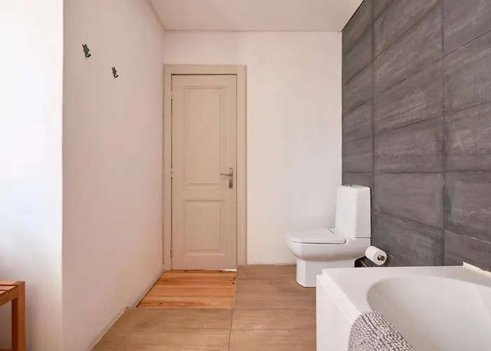 Apartment Sunny With Balcony! *