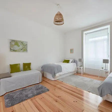 Sunny With Balcony! Apartamento