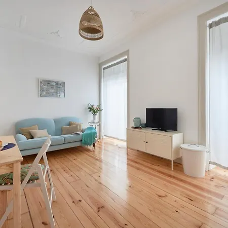 Sunny With Balcony! *